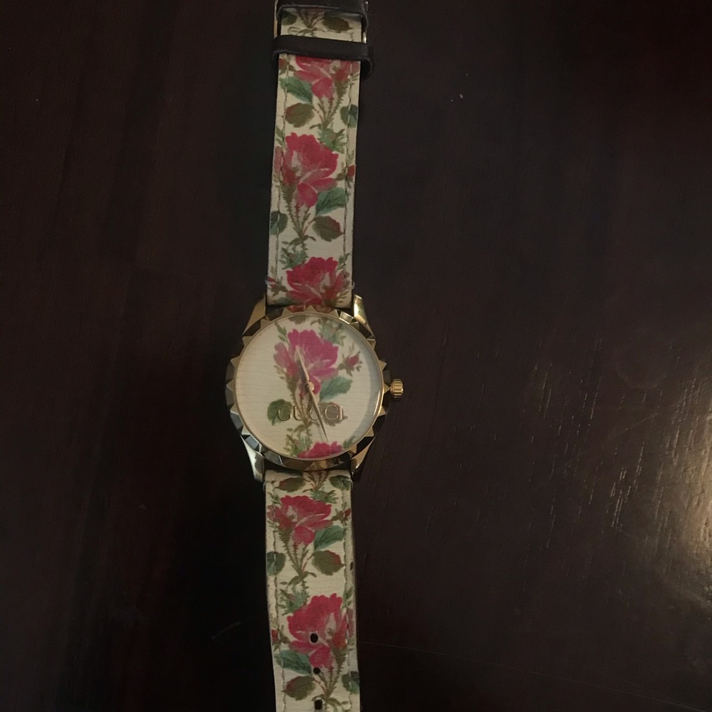 Gucci Watch - Picture 2 of 4